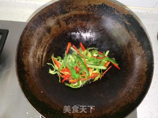双椒炒卷心菜的做法步骤：4