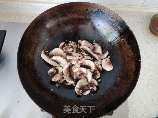口蘑炒肉片的做法步骤：6