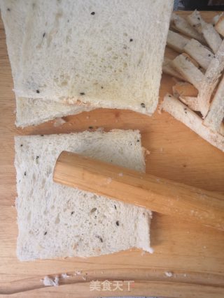 蛋香土司豆沙卷的做法步骤：2