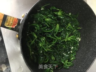 蒜茸菠菜的做法步骤：6