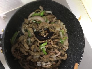 洋葱青椒炒牛肉丝的做法步骤：10