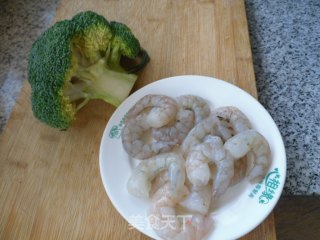 鲜味西兰花的做法步骤：1