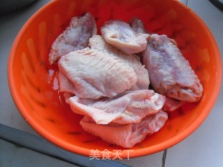 香辣鸡翅的做法步骤：2