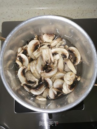 口蘑蛋花汤的做法步骤：5