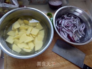 土豆炖牛肉的做法步骤：3