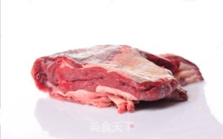 腐竹烧牛腩的做法步骤：1