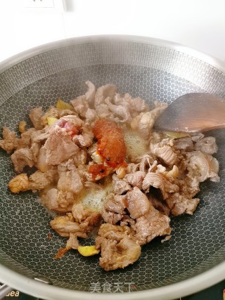 腐竹烧牛腩的做法步骤：6