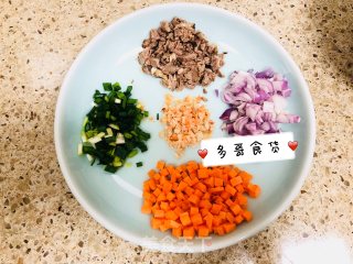 黄金牛肉炒饭的做法步骤：4