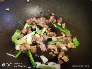 鸭肉炒莲藕的做法步骤：3