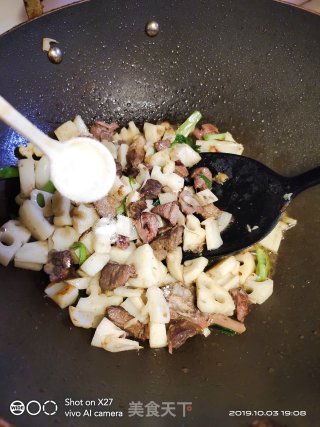 鸭肉炒莲藕的做法步骤：7