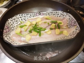盐蒸去骨三牙鱼的做法步骤：5