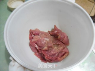 孜然肉片的做法步骤：2