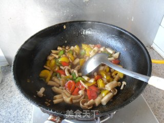 彩椒海鲜菇的做法步骤：9