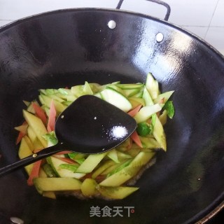 黄瓜炒火腿的做法步骤：5