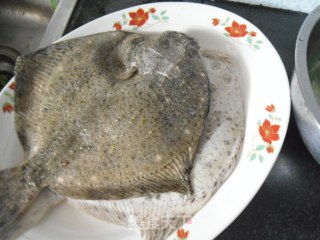 葱烧多宝鱼的做法步骤：2