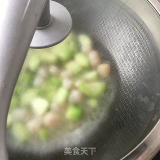 “润燥汤羹”丝瓜扇贝汤的做法步骤：12