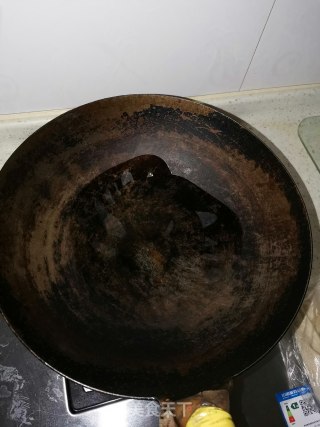 大饼夹鸡蛋的做法步骤：2