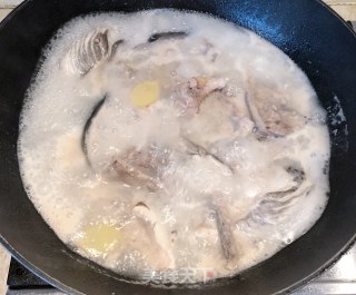 家烧三文鱼头的做法步骤：4