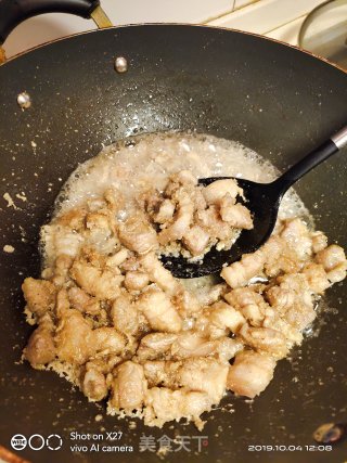 一道酸酸甜甜菠萝炒五花肉的做法步骤：5