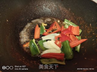 一道酸酸甜甜菠萝炒五花肉的做法步骤：8