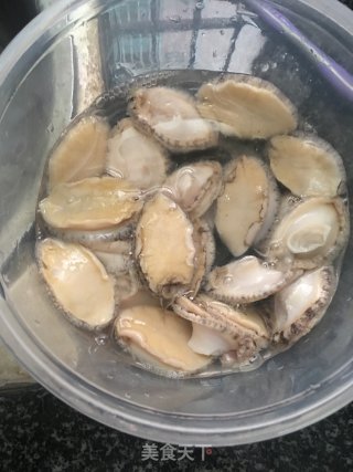 鲍鱼瘦肉炖西洋参的做法步骤：2