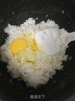 虾仁咖喱炒饭的做法步骤：6