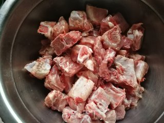 蒜香排骨的做法步骤：1