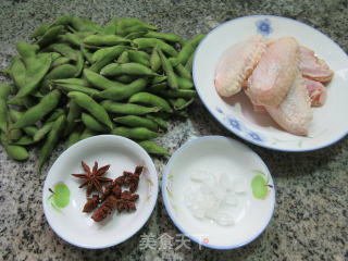毛豆烧中翅的做法步骤：1