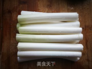 大葱蘸酱的做法步骤：2