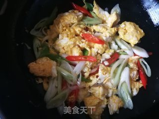 大葱炒鸡蛋的做法步骤：13
