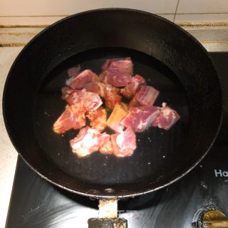 鸽子烧排骨的做法步骤：2