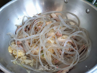 肉丝酸菜炖粉条的做法步骤：7
