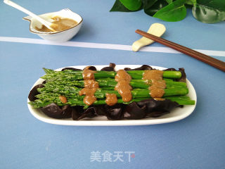 芝麻酱拌芦笋的做法步骤：8