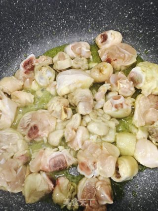香菇土豆黄焖鸡的做法步骤：4
