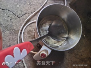 鸡蛋青椒炒火腿的做法步骤：2