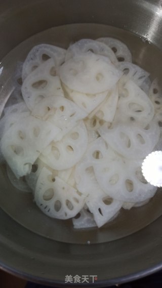 红油藕片的做法步骤：3