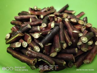 肉片炒红豆角的做法步骤：1