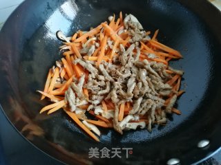 胡萝卜炒牛肉的做法步骤：5