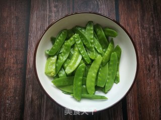蒜蓉荷兰豆的做法步骤：1