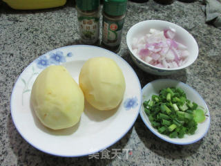 孜然洋葱土豆的做法步骤：1