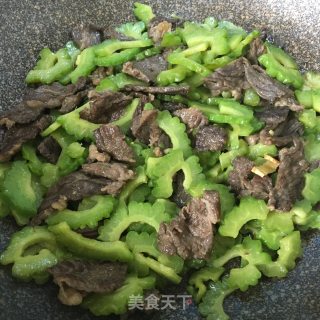 牛肉炒苦瓜的做法步骤：7