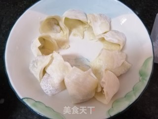 韭黄馄饨（紫菜蛋花汤底）的做法步骤：7