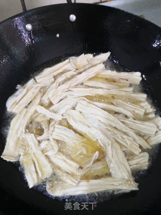 腐竹焖香菇的做法步骤：2