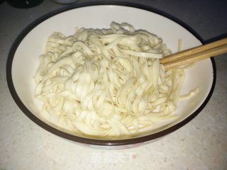 快手葱油面的做法步骤：4