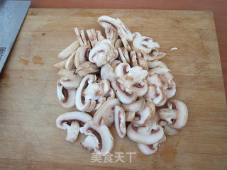 口蘑炒肉的做法步骤：3
