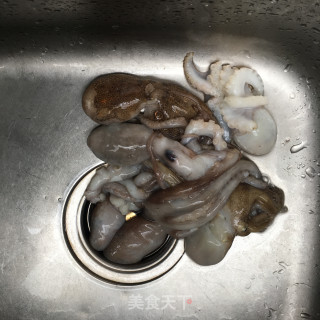 苦瓜炒章鱼腿的做法步骤：1