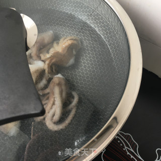 苦瓜炒章鱼腿的做法步骤：3