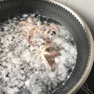 苦瓜炒章鱼腿的做法步骤：4