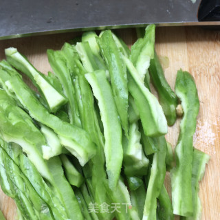 苦瓜炒章鱼腿的做法步骤：8