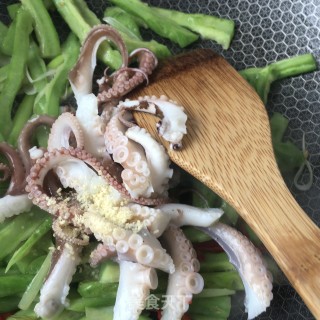 苦瓜炒章鱼腿的做法步骤：15